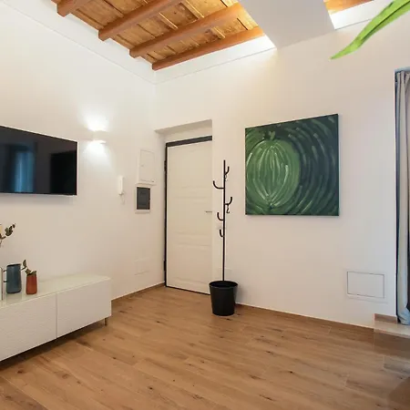 Margherita Flat *